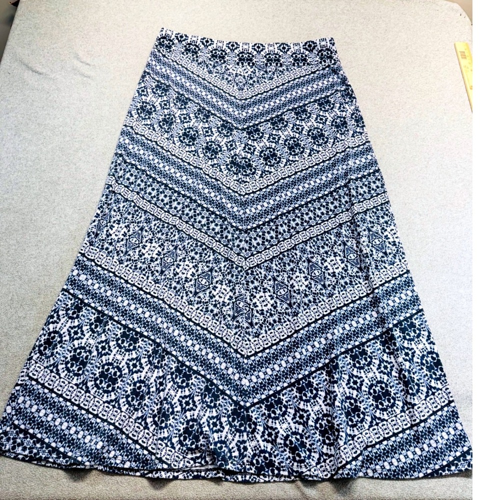 Westport 1962 Maxi Skirt Women 1X Blue White Medallion Chevron Boho Flowy Modest